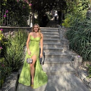 Elegant Lime Green Strapless Gown